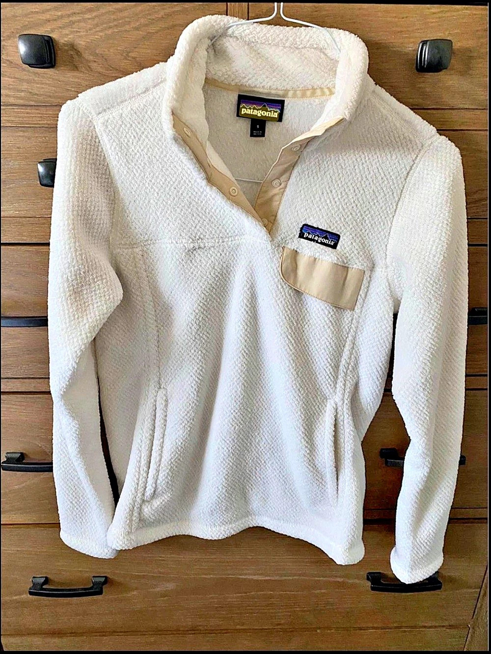 Women’s Patagonia cream QuarterPullover Like New